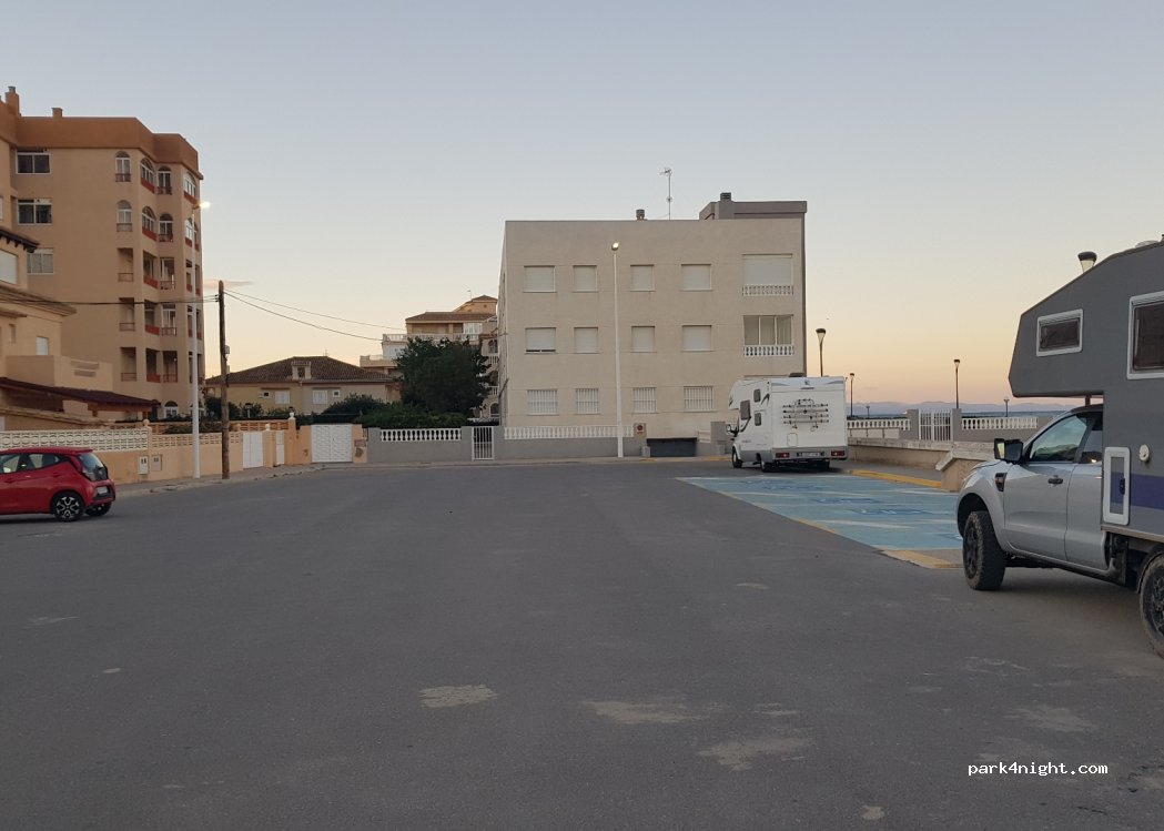 (46420) Sueca - 6 Plaça del Maestrat — foto