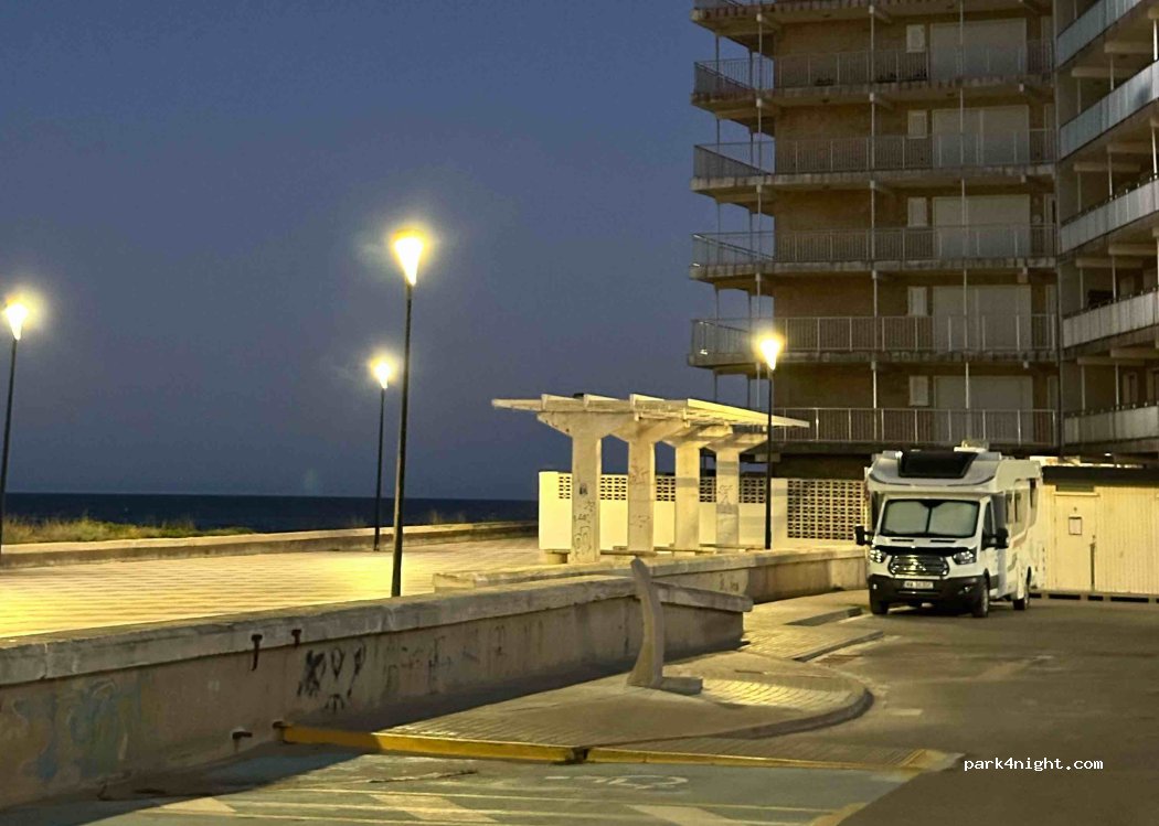 (46420) Sueca - 6 Plaça del Maestrat — foto 3