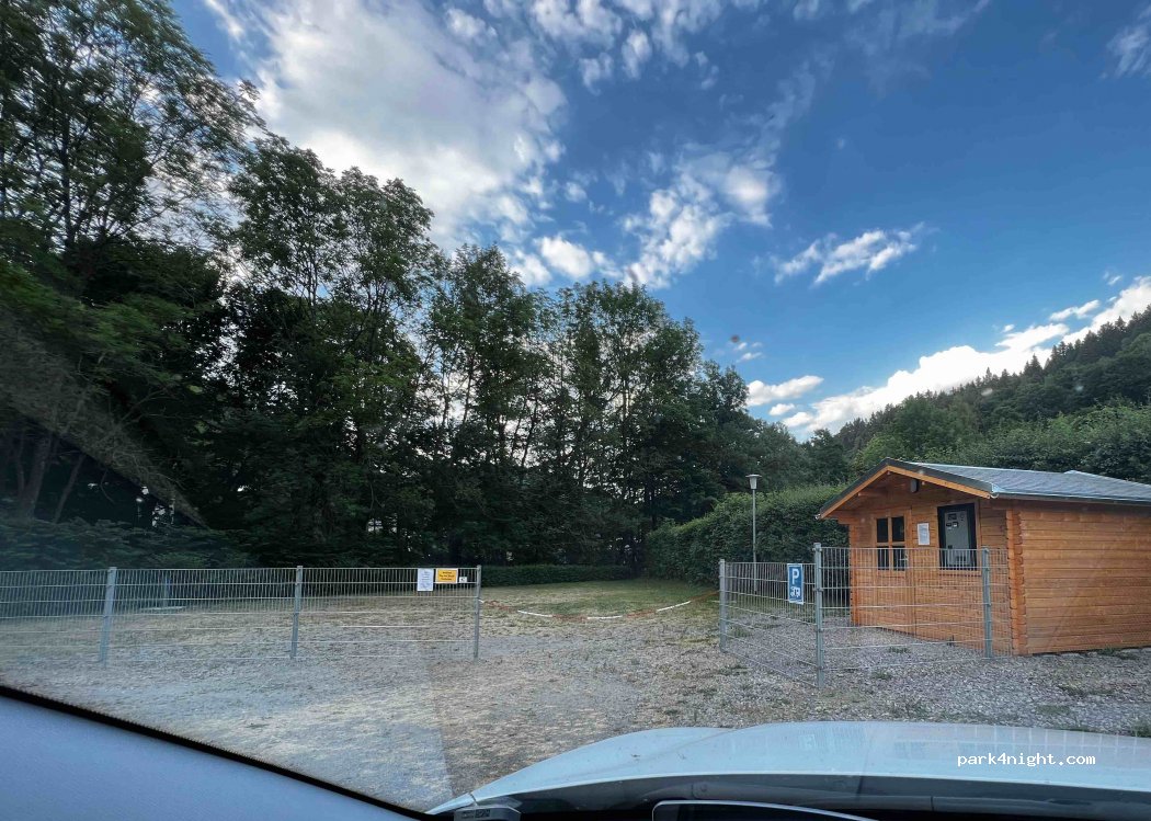 Caravanstellplatz am Natursteinbad Mellenbach — foto 4