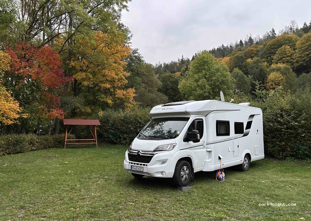 Caravanstellplatz am Natursteinbad Mellenbach — foto 5