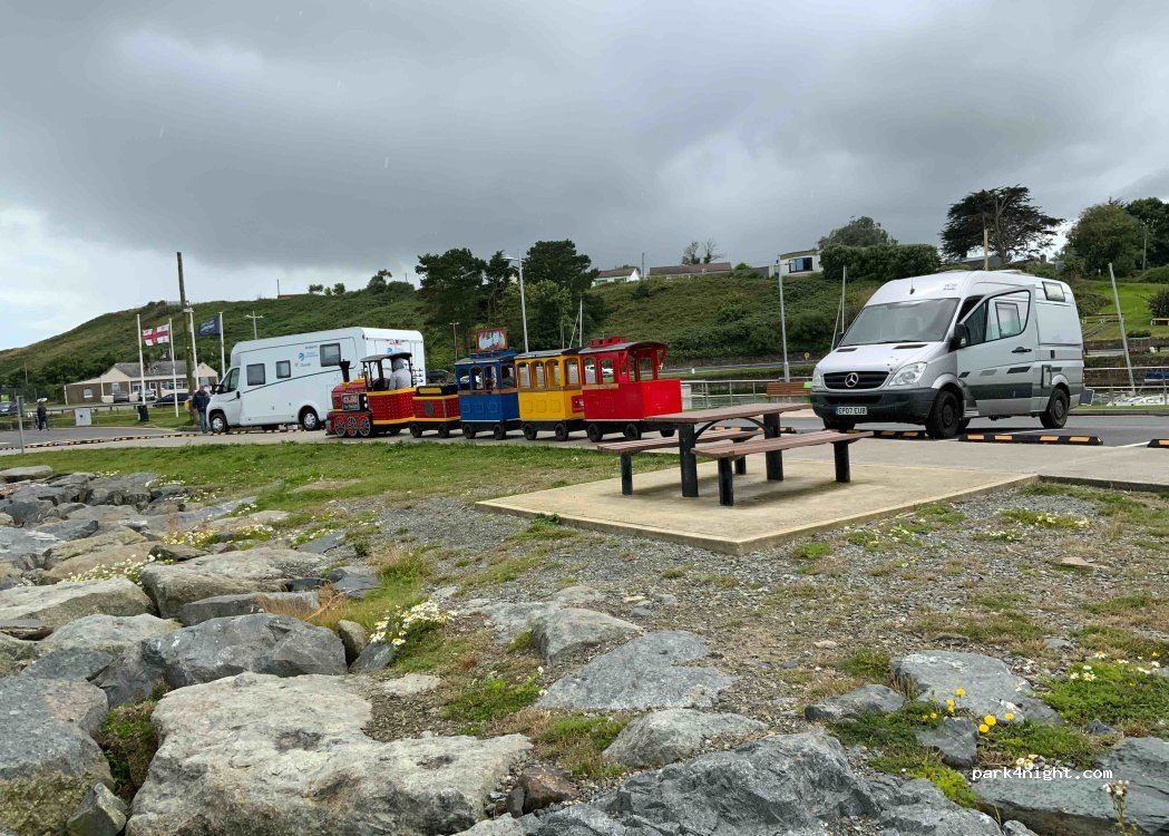 (Y25) Courtown - Unnamed road — foto