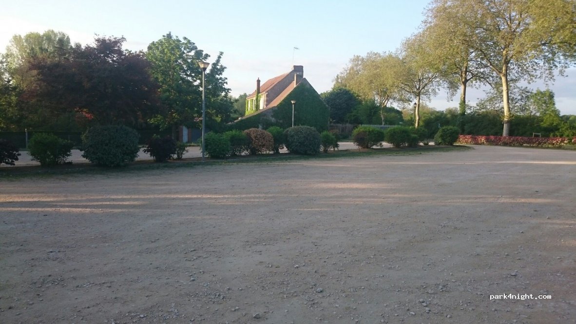 (45160) Saint-Hilaire-Saint-Mesmin - 146-210 Route d'Orléans — foto