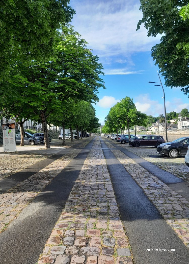 (53100) Mayenne - 11-43 Quai de la République — foto 5