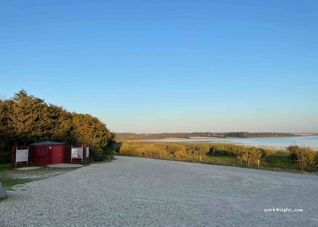 Parkeringsplads ved Isbjerg — foto 2