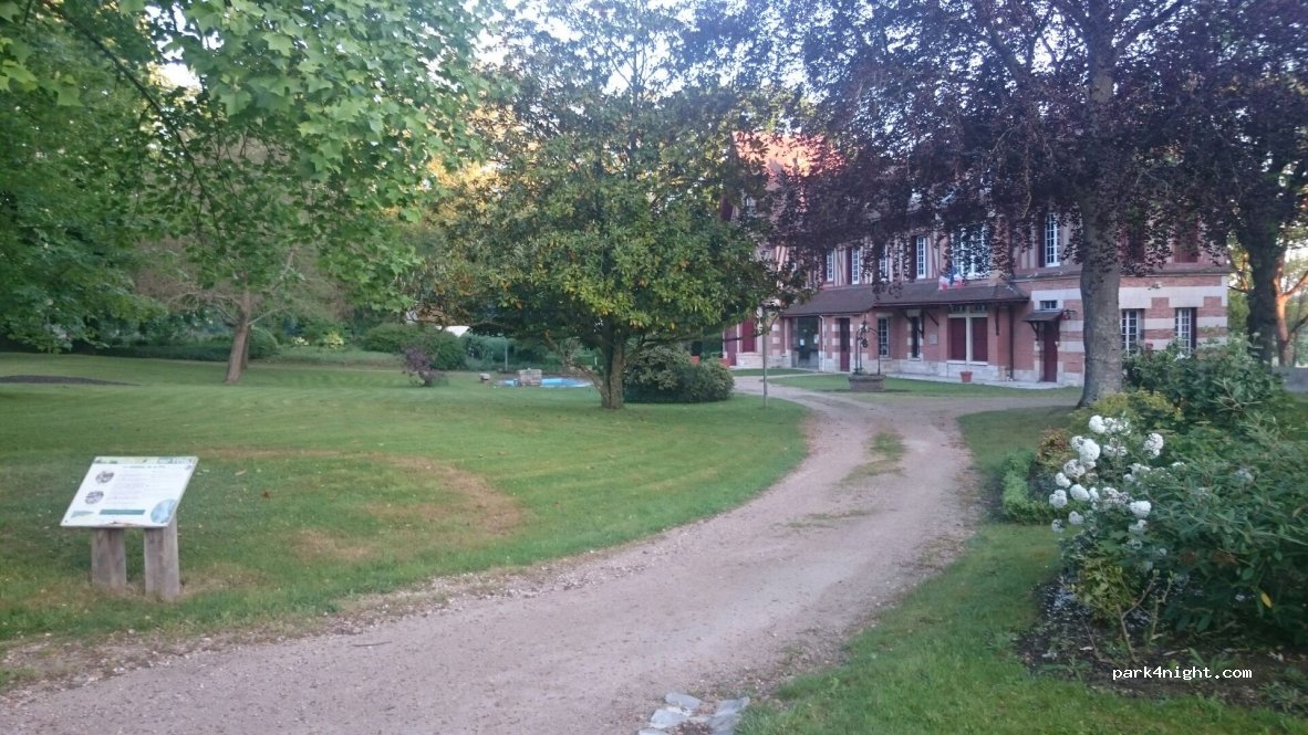 (45160) Saint-Hilaire-Saint-Mesmin - 496 Route d'Orléans — foto 2