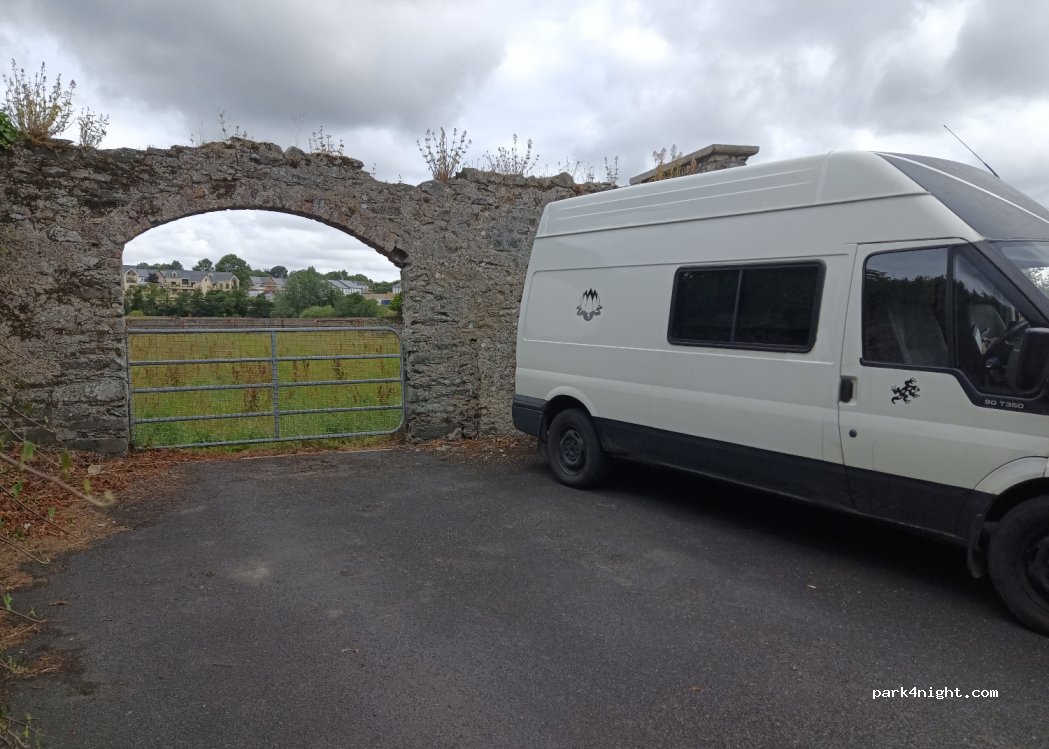 (R56 W597) Riverside Manor - R413 — foto