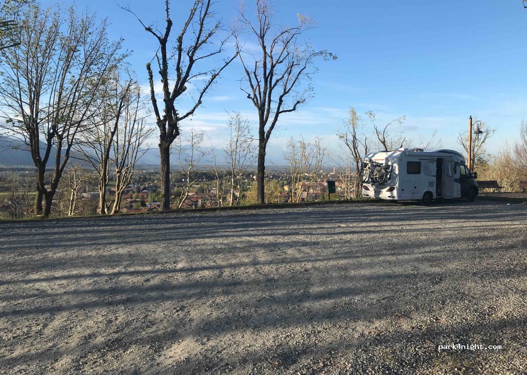 (10098) Rivoli - 2 Via al Castello — foto