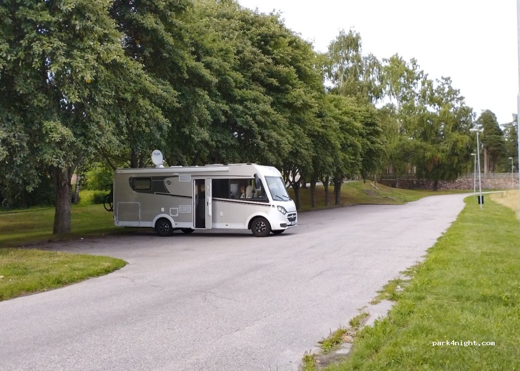 (804 26) Gävle - 59 Holmsundsallén — foto 2