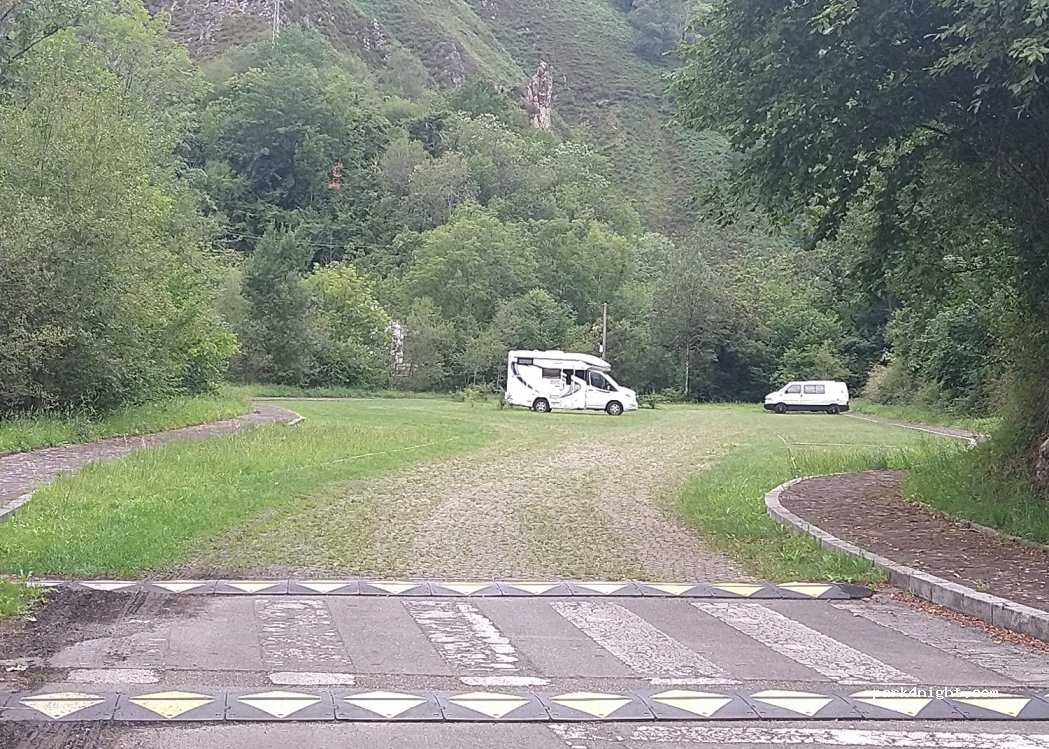 (33550) Cangas de Onís - Carretera Soto de Cangas - Covadonga — foto 3