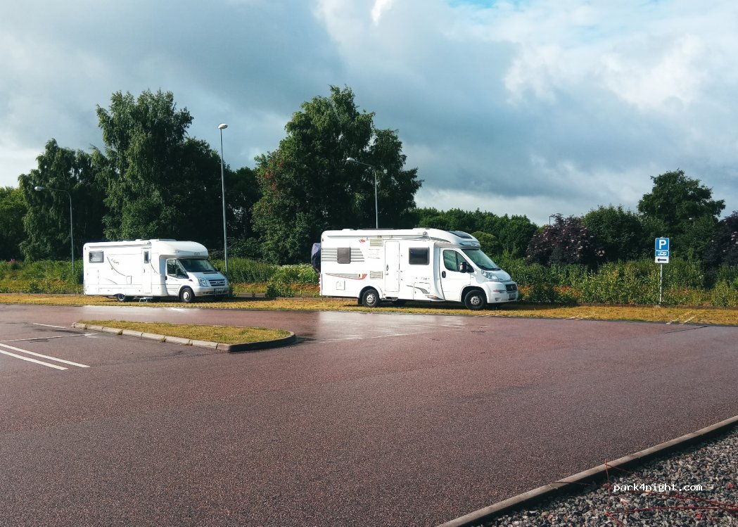 (461 70) Trollhättan - 6 Ladugårdsvägen — foto