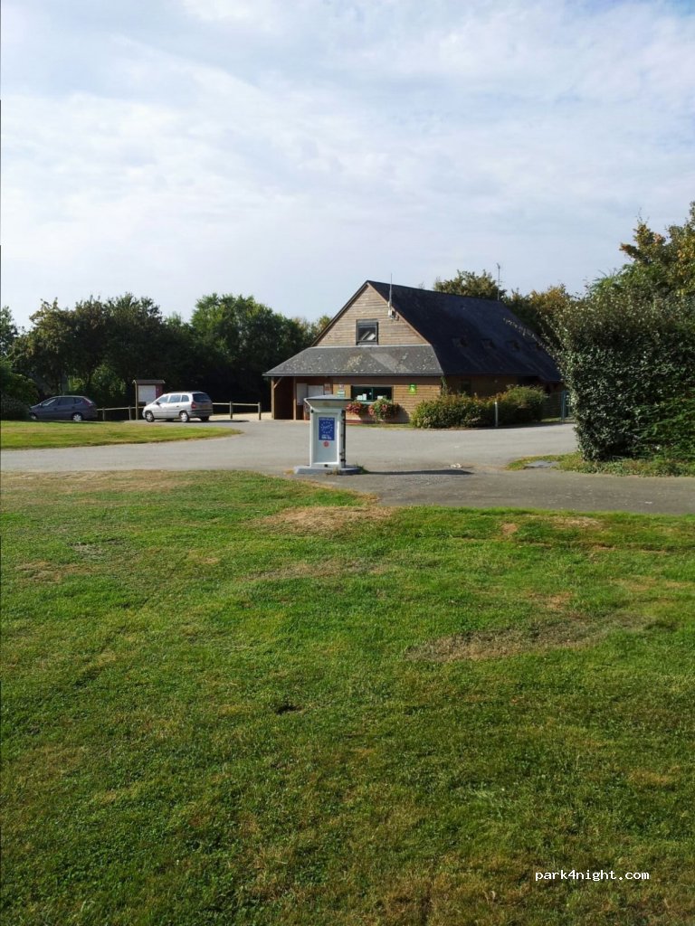 (53170) Villiers-Charlemagne - 14 Rue des Étangs — foto