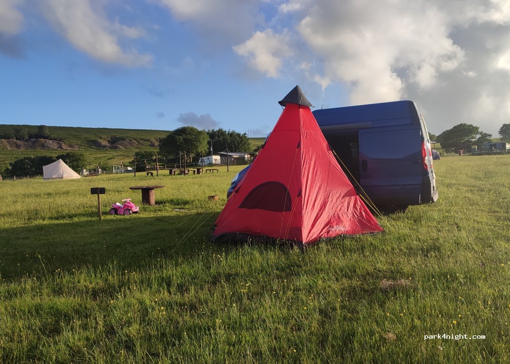 Bedrock Camping — foto