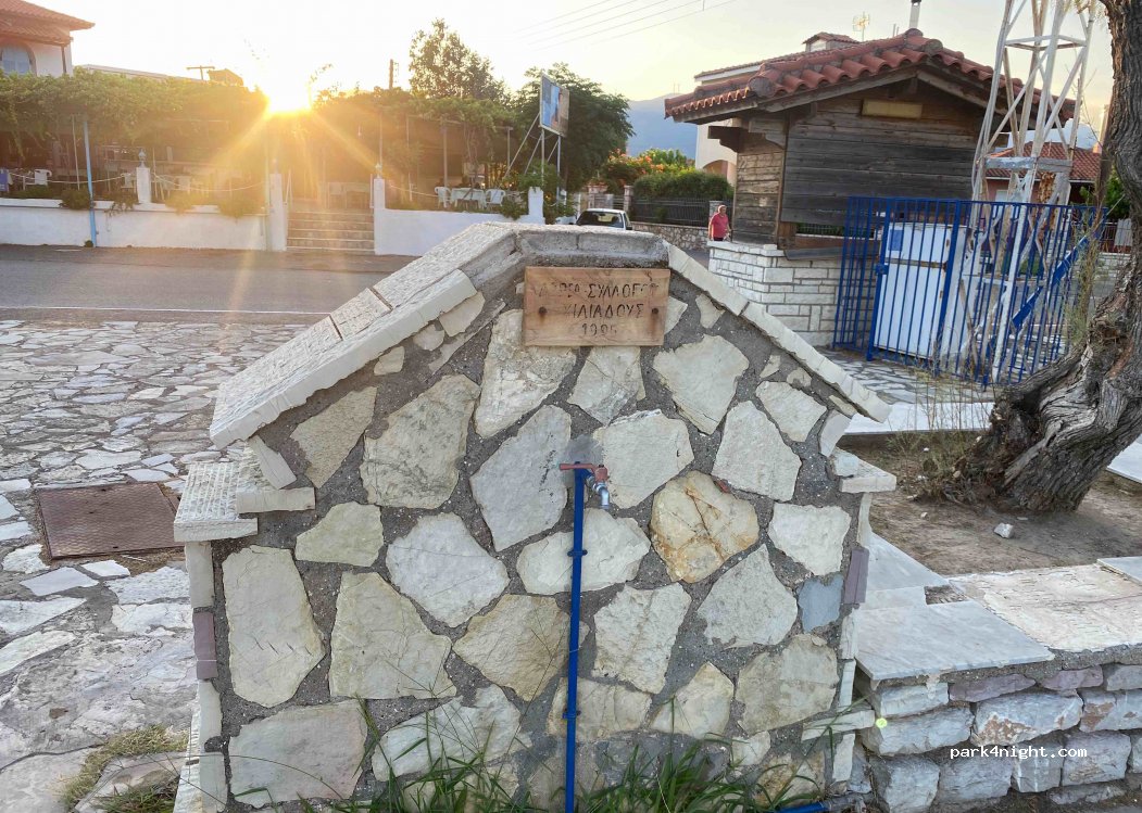 (330 56) Chiliadou - Unnamed Road — foto 2