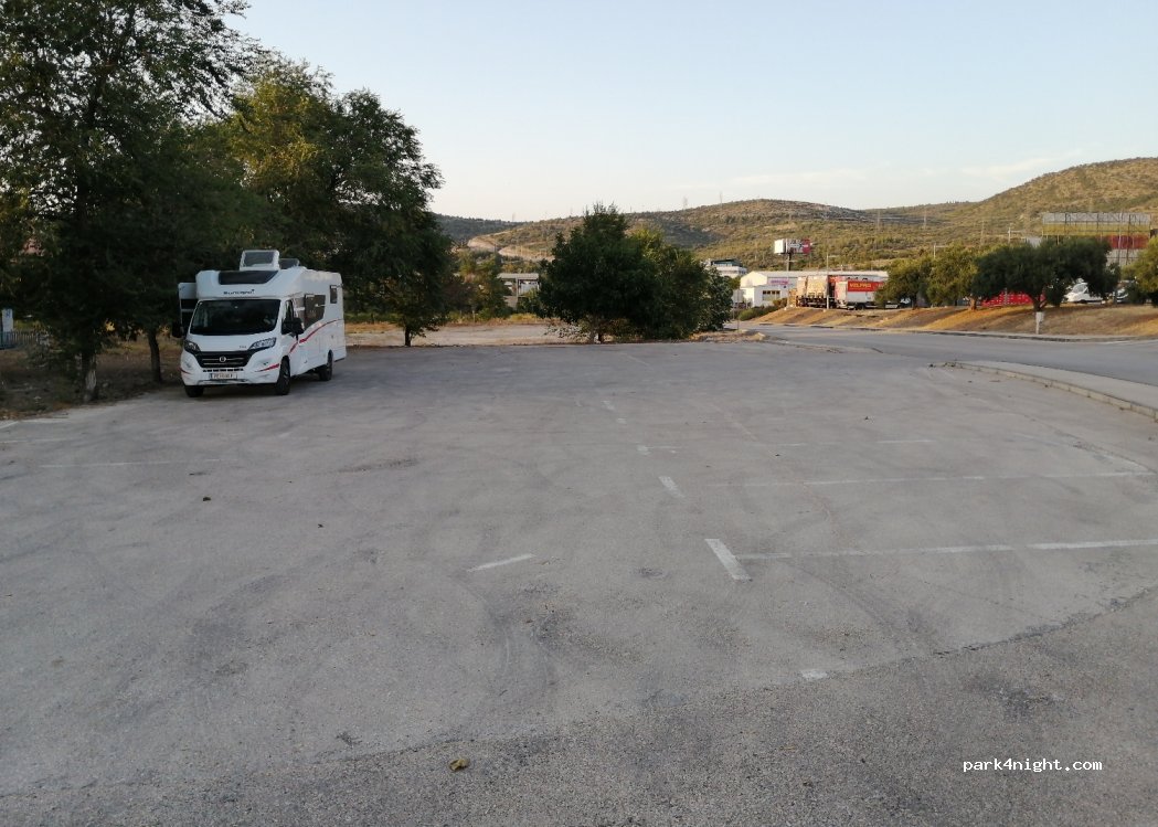 (22000) Šibenik - 6 Ulica Velimira Škorpika — foto 2