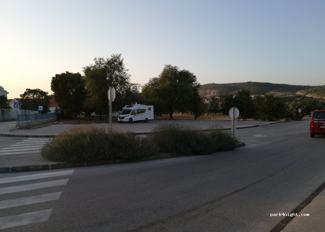 (22000) Šibenik - 6 Ulica Velimira Škorpika — foto 3