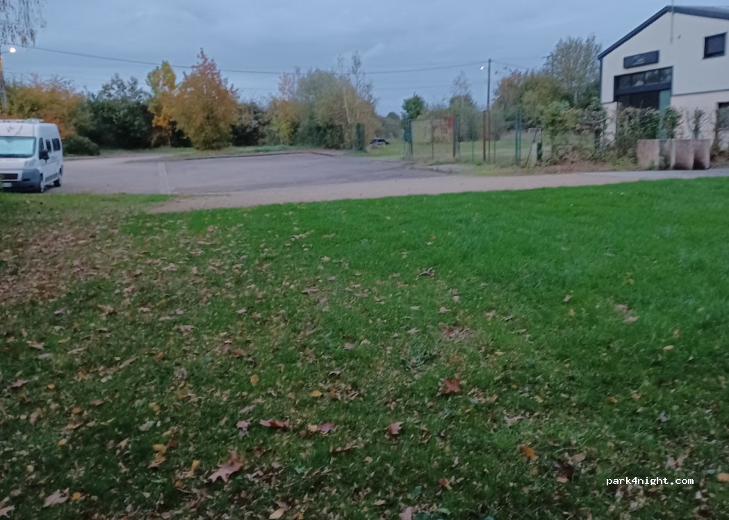 (53300) Saint-Loup-du-Gast - 3 Zone d'Activité du Creusot — foto 3