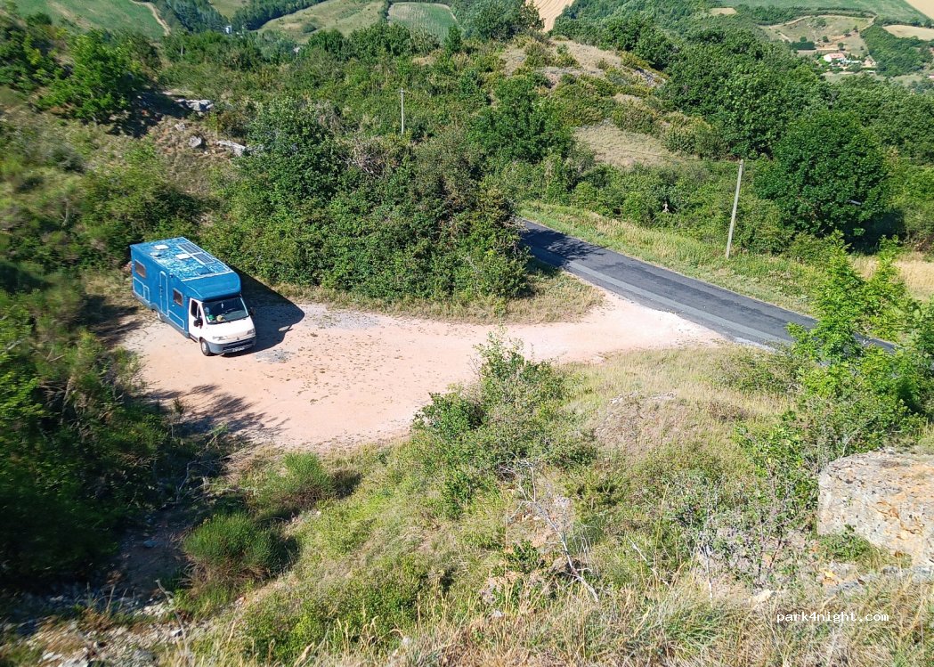 (12250) Roquefort-sur-Soulzon - D93 — foto 2