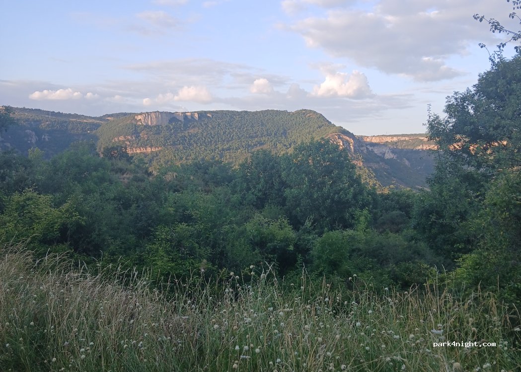 (12250) Roquefort-sur-Soulzon - D93 — foto 3