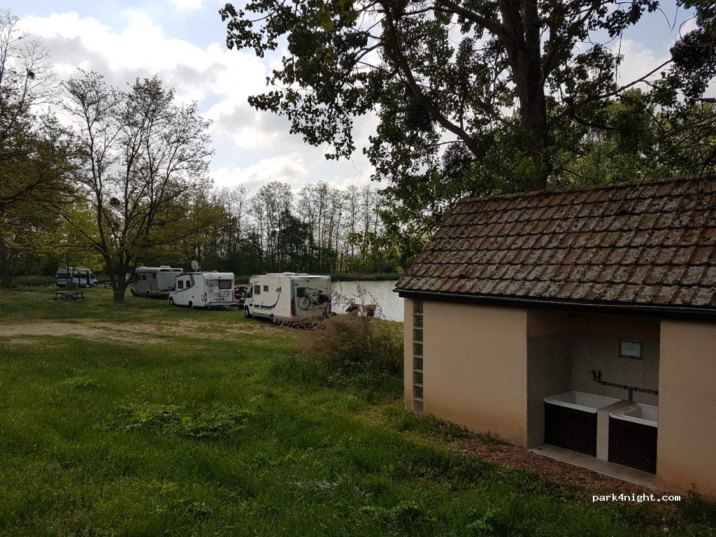 Aire Naturelle d'Artaix — foto