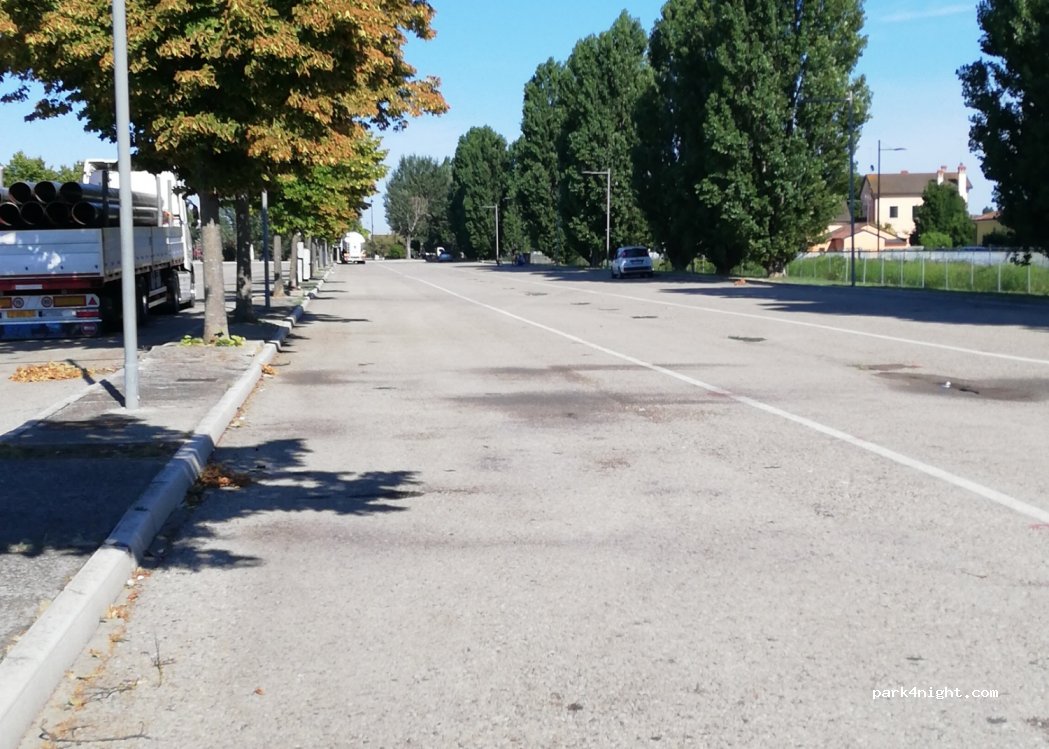 (45014) Porto Viro - 76 Via Collettore Destro — foto