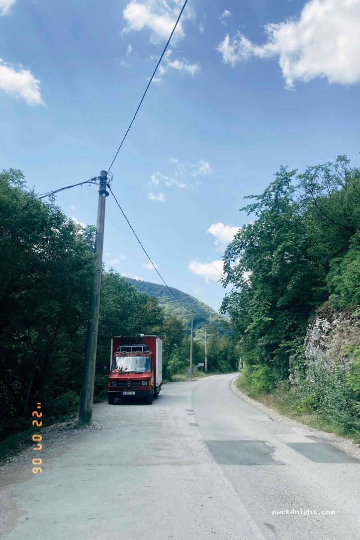 (32242) Medjuvrsje - Stari put za Ovcar banju — foto 2