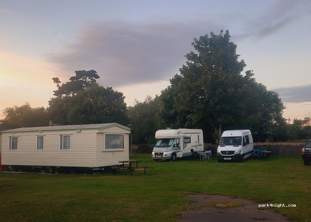Monnow Bridge Caravan Park — foto
