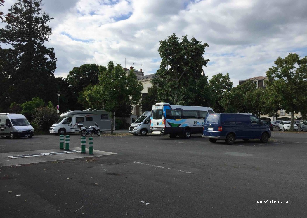 (36300) Le Blanc - Place du Général de Gaulle — foto 3