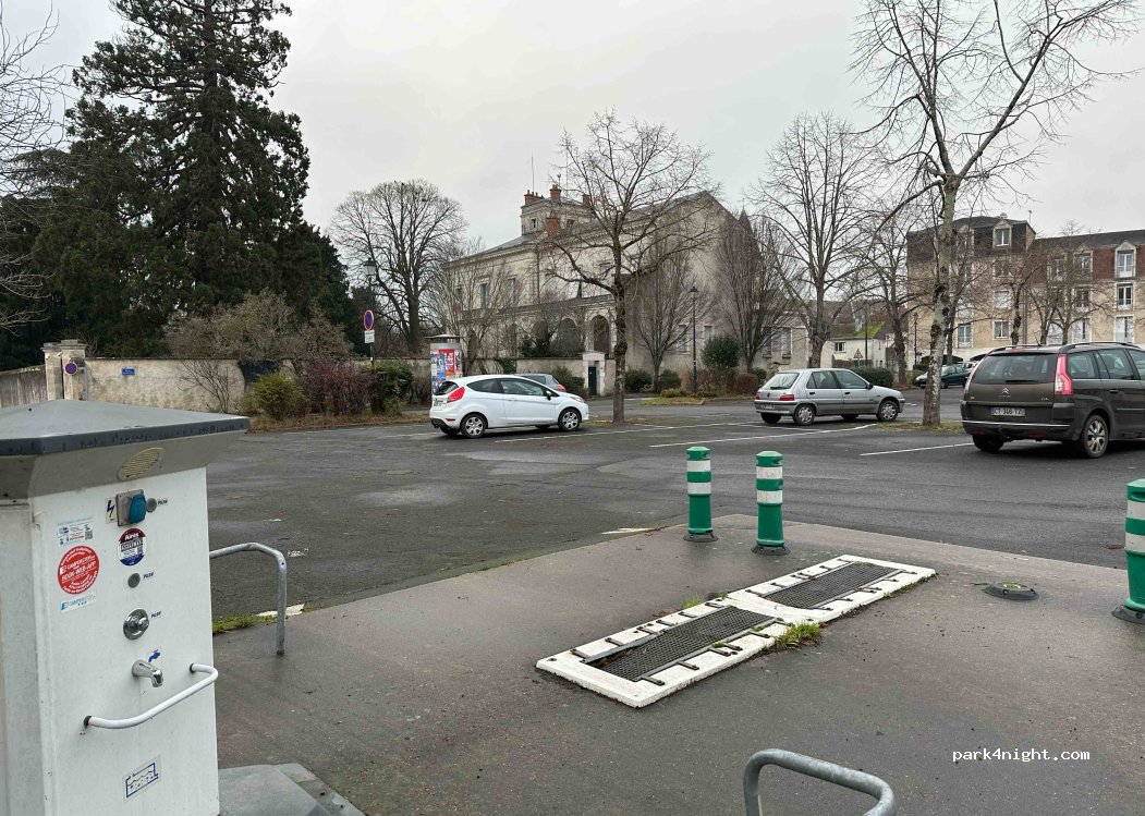 (36300) Le Blanc - Place du Général de Gaulle — foto 5