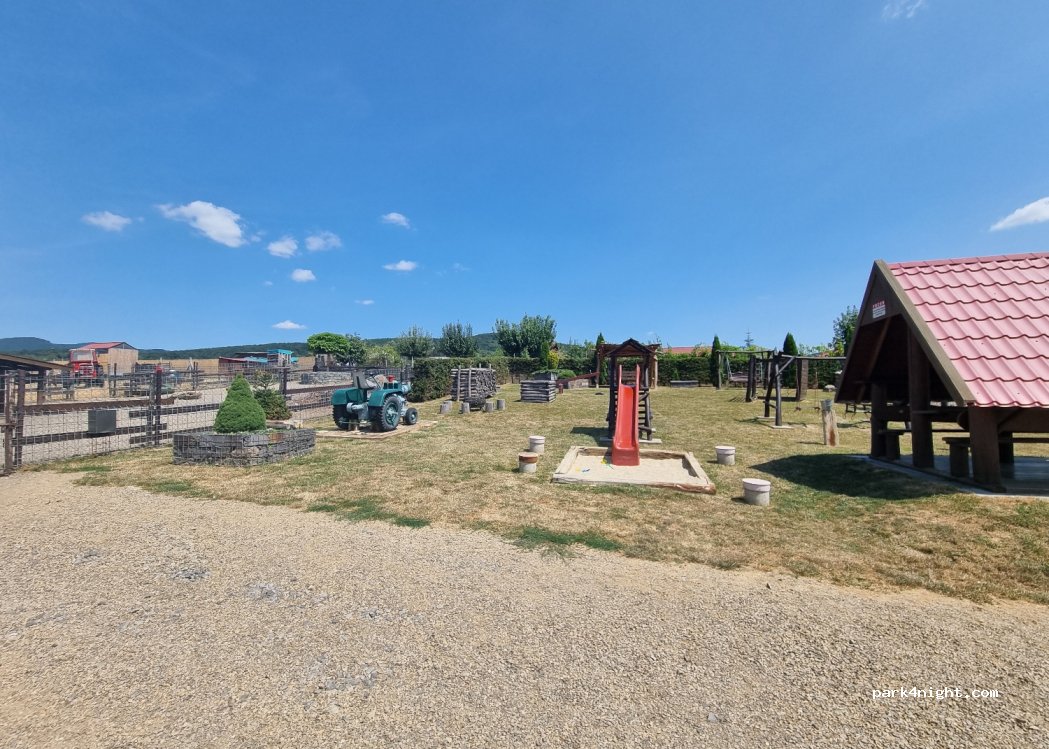 (966 53) Hronský Beňadik - 584 Viničná — foto 2