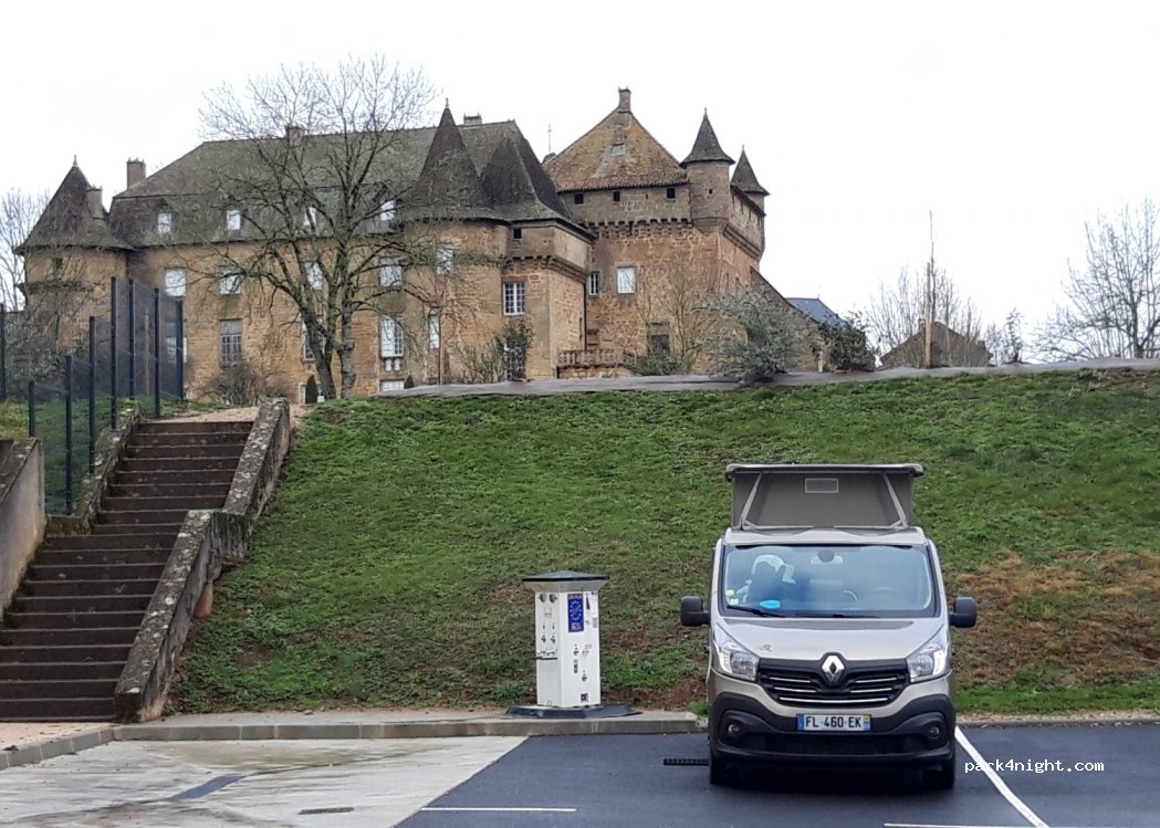Aire de Camping-Car Lacapelle-Marival — foto 2