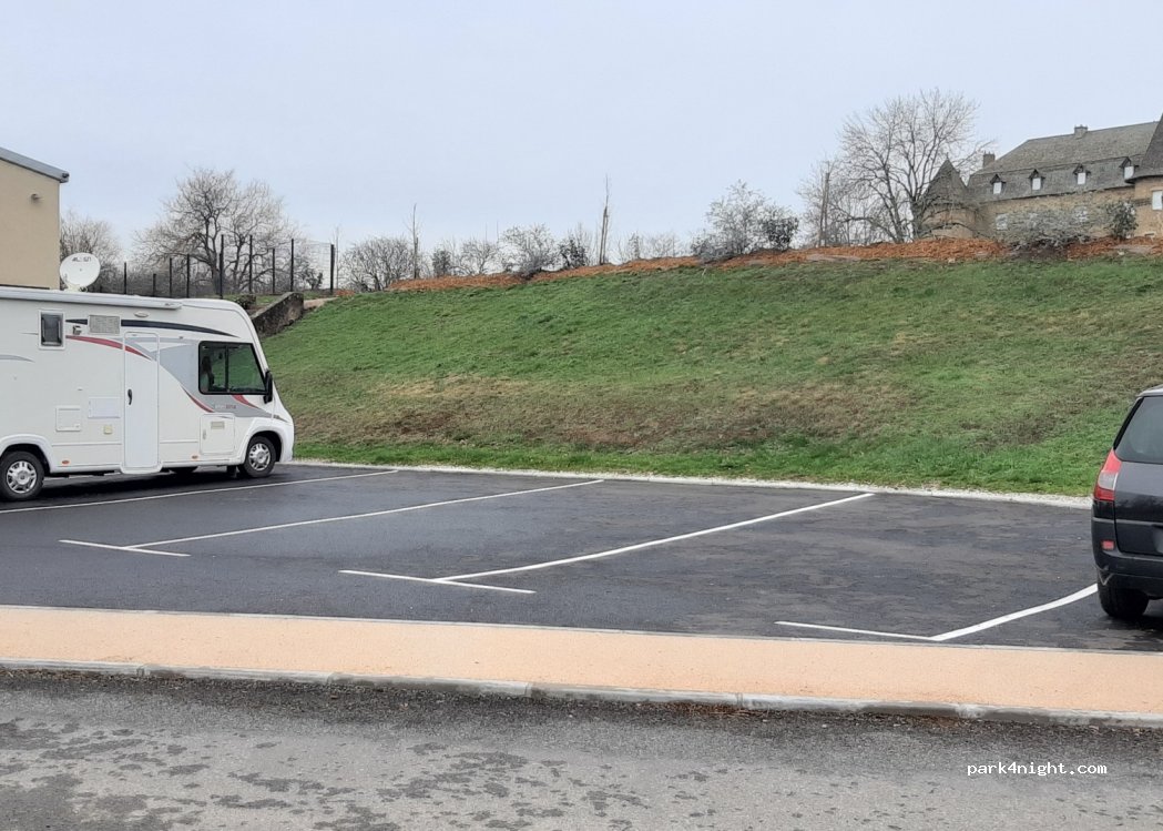 Aire de Camping-Car Lacapelle-Marival — foto 3
