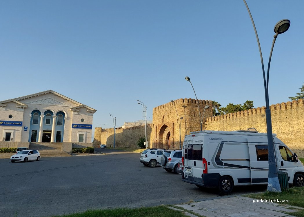 (WF9F+FWR) Telavi - Unnamed Road — foto