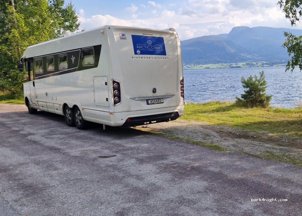 (6823) Sandane - 44 Sekundær Fylkesveg 700 — foto 3