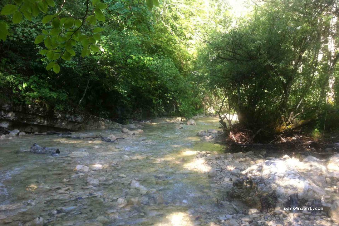 (05140) La Faurie - Unnamed Road — foto
