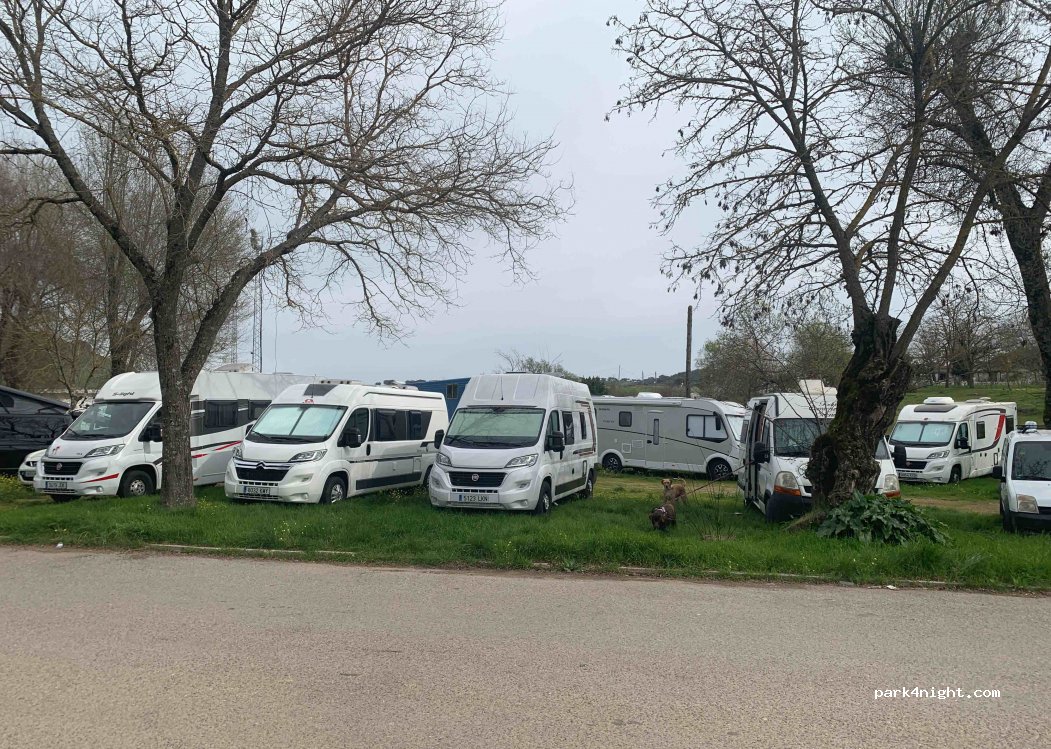 (41370) Cazalla de la Sierra - 4 Avenida Padre Leonardo Castillo — foto