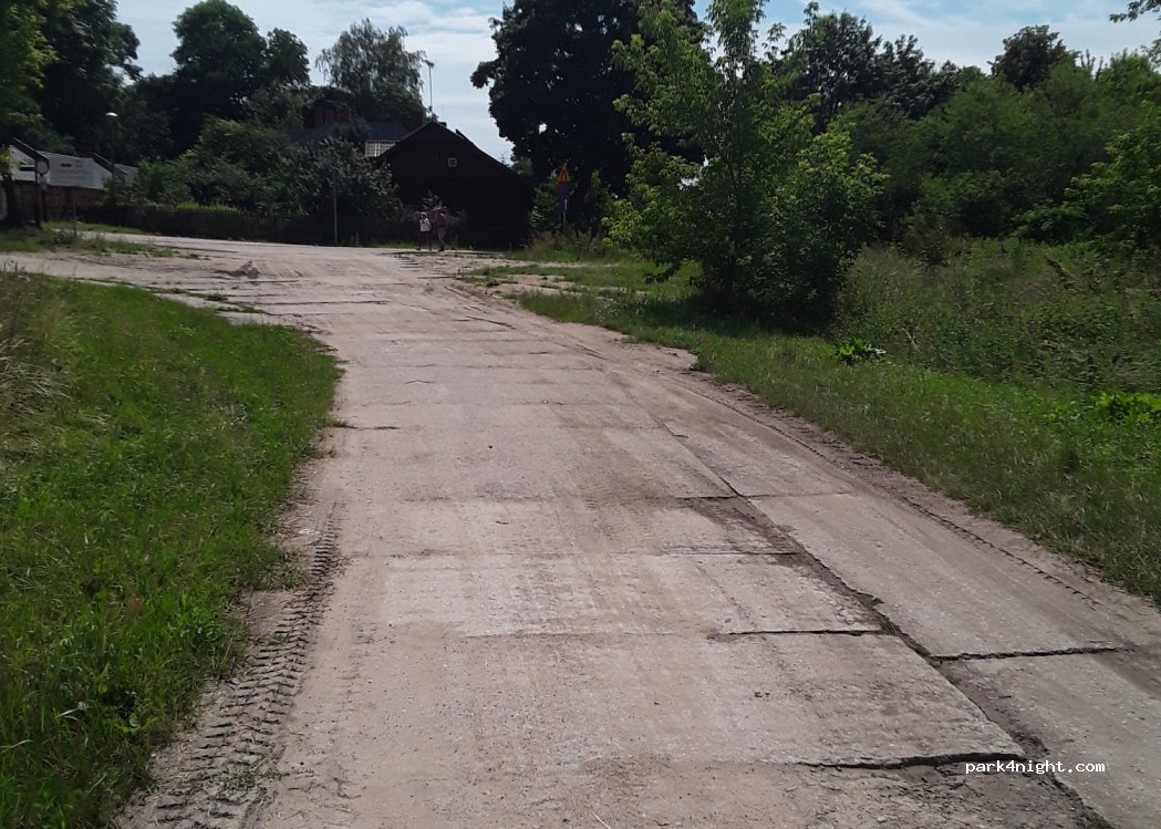(17-230) Białowieża - 4 Park Pałacowy — foto 2