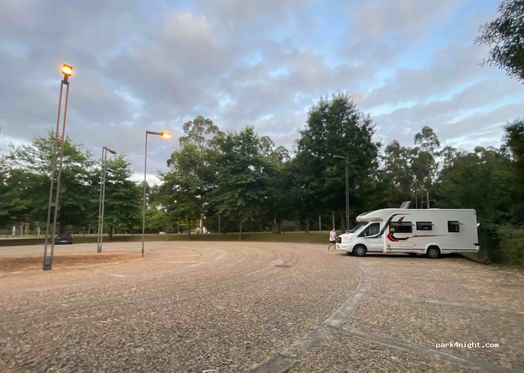 (4475) Barca - Rua de José Moreira da Silva — foto 4