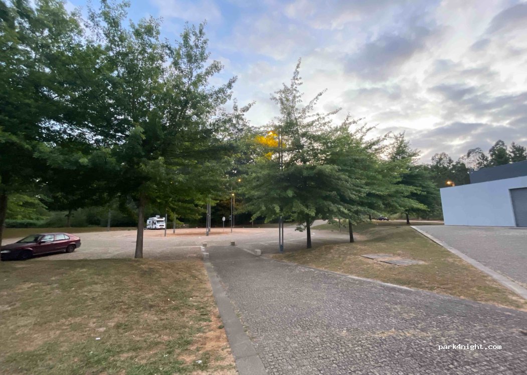 (4475) Barca - Rua de José Moreira da Silva — foto 5