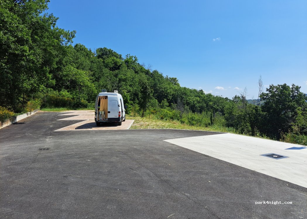 Area sosta camper Colmurano — foto 3