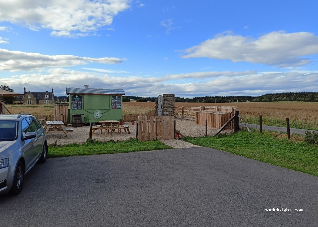 (IV30 5RH) Elgin - Unnamed Road — foto