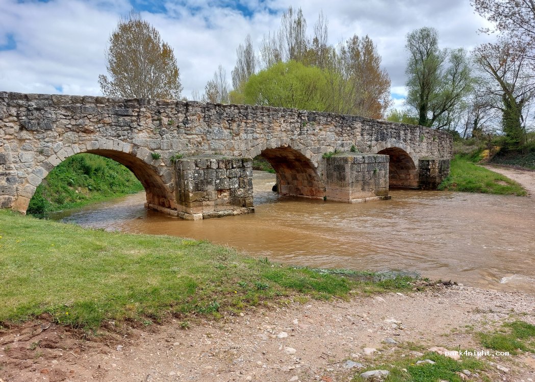 (09410) Coruña del Conde - 56 Carretera Aranda Salas — foto 2
