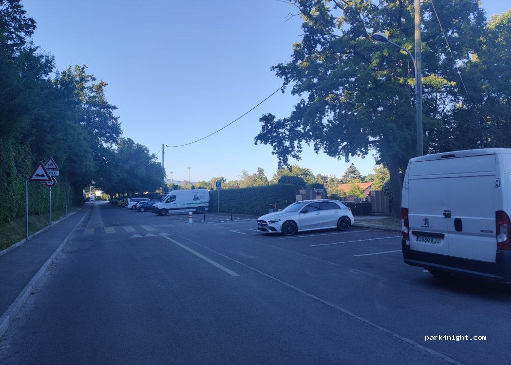 (1213) Onex - 111 Chemin François-Chavaz — foto