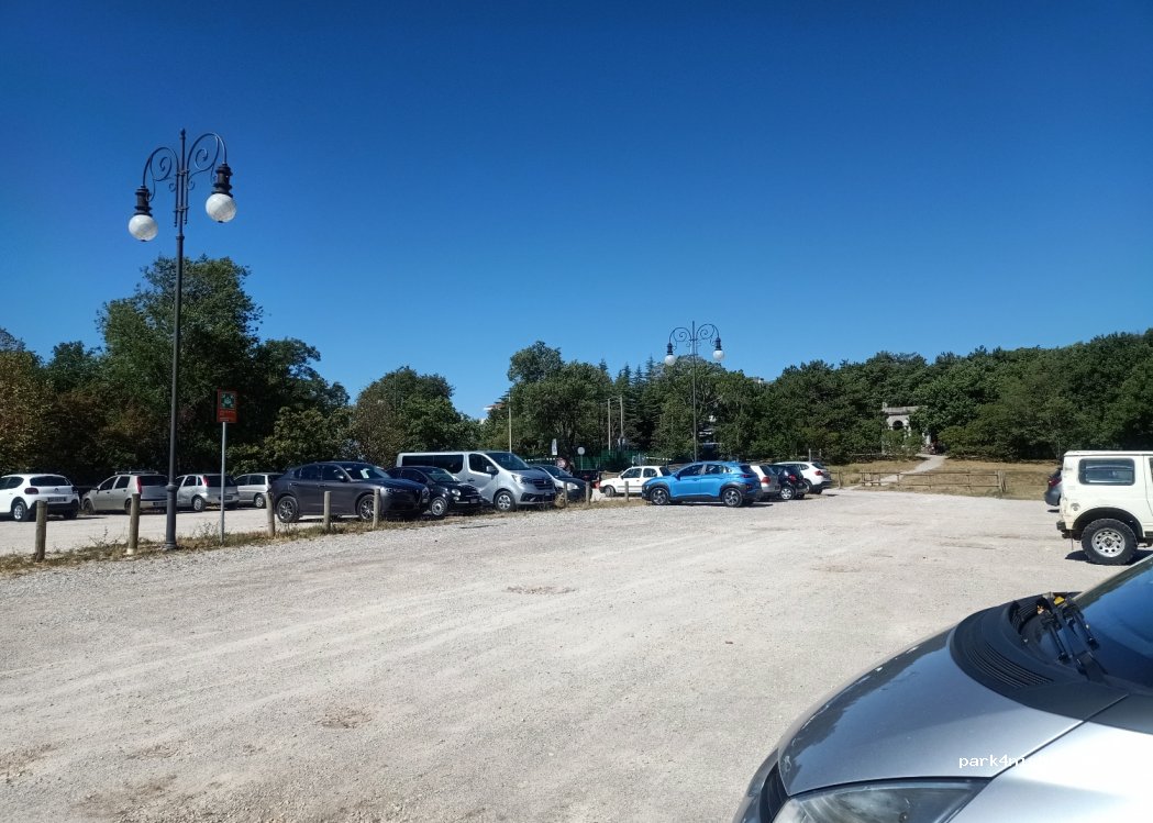 (34142) Trieste - Via Carlo De Marchesetti — foto 2