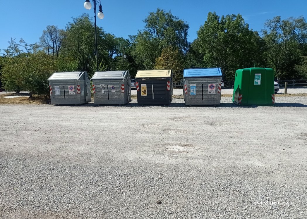 (34142) Trieste - Via Carlo De Marchesetti — foto 4