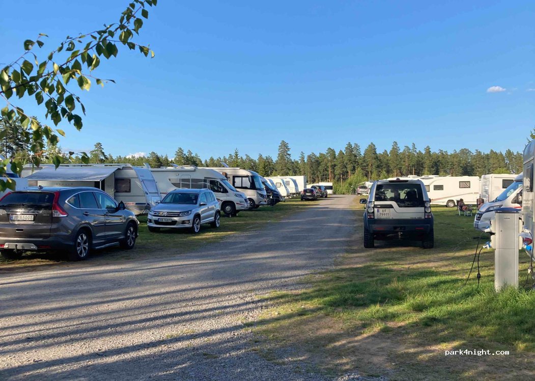 Montebello Camping & Tourist Center — foto
