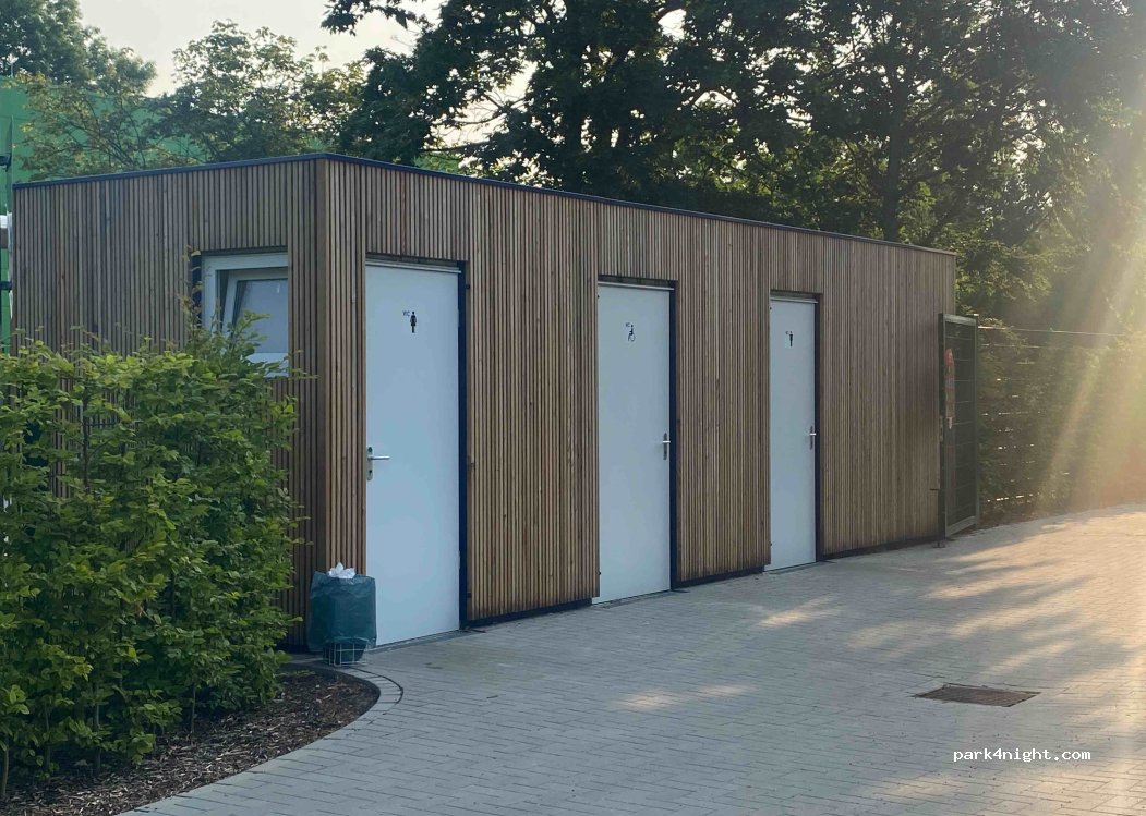 Wohnmobilstellplatz Freibad Verl — foto 2