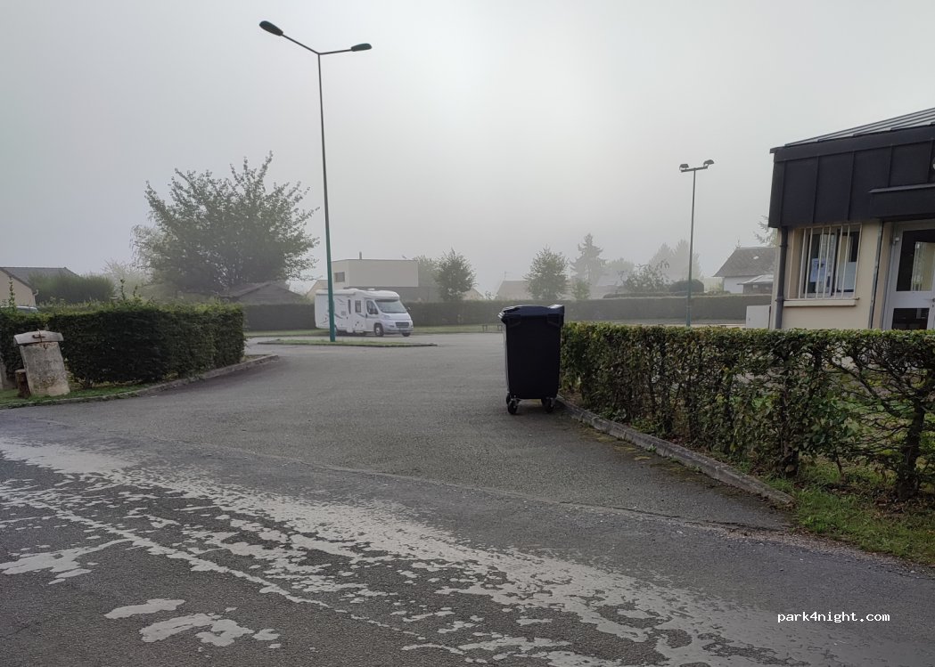 (27380) Vandrimare - 1-11 Rue des Sports — foto 2