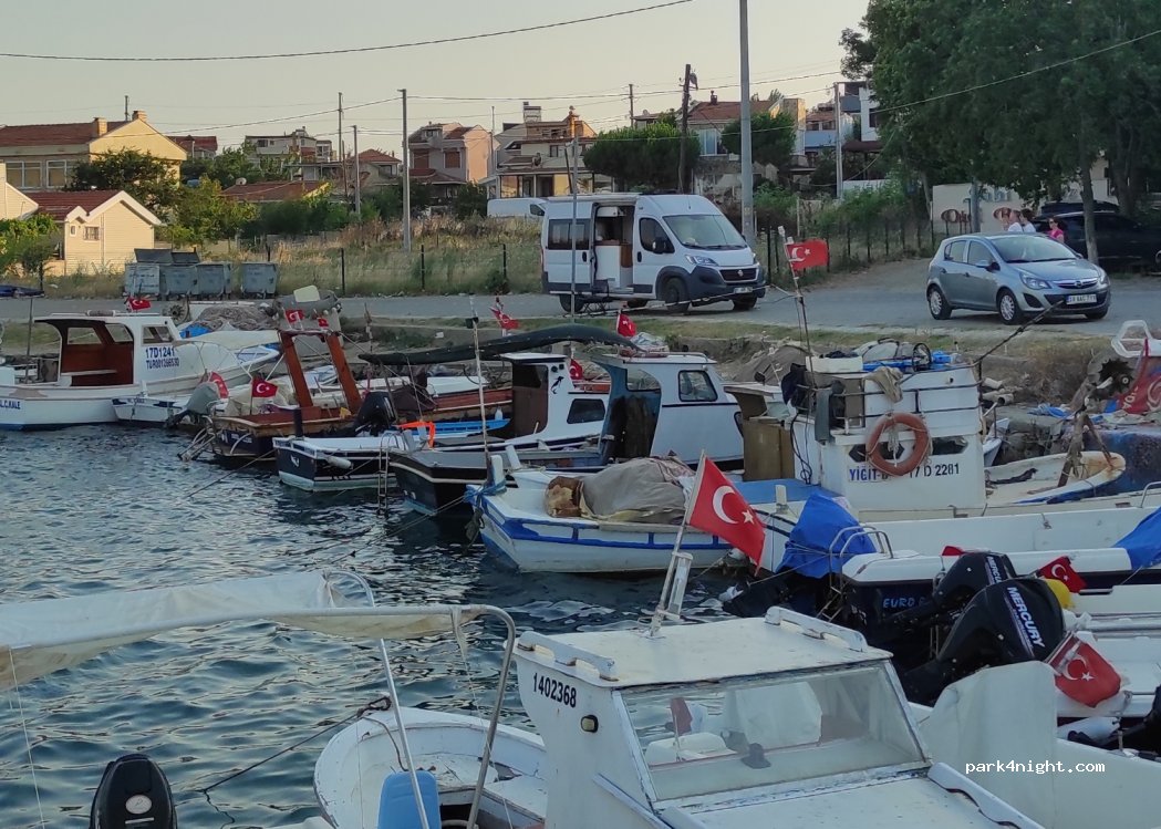 (17500) Güneyli - Unnamed Road — foto