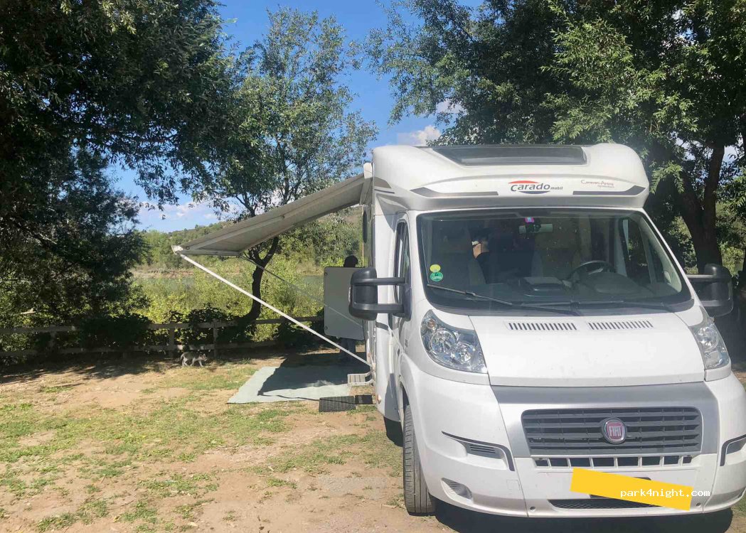 River Camping — foto