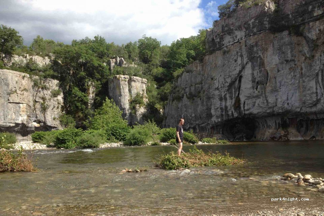(07460) Berrias-et-Casteljau - Serre de la Tuilières — foto 3